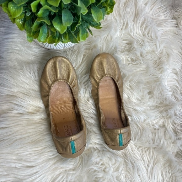 Tieks Limited Edition‎ Champagne Gold Leather Flats 6 - Picture 1 of 8